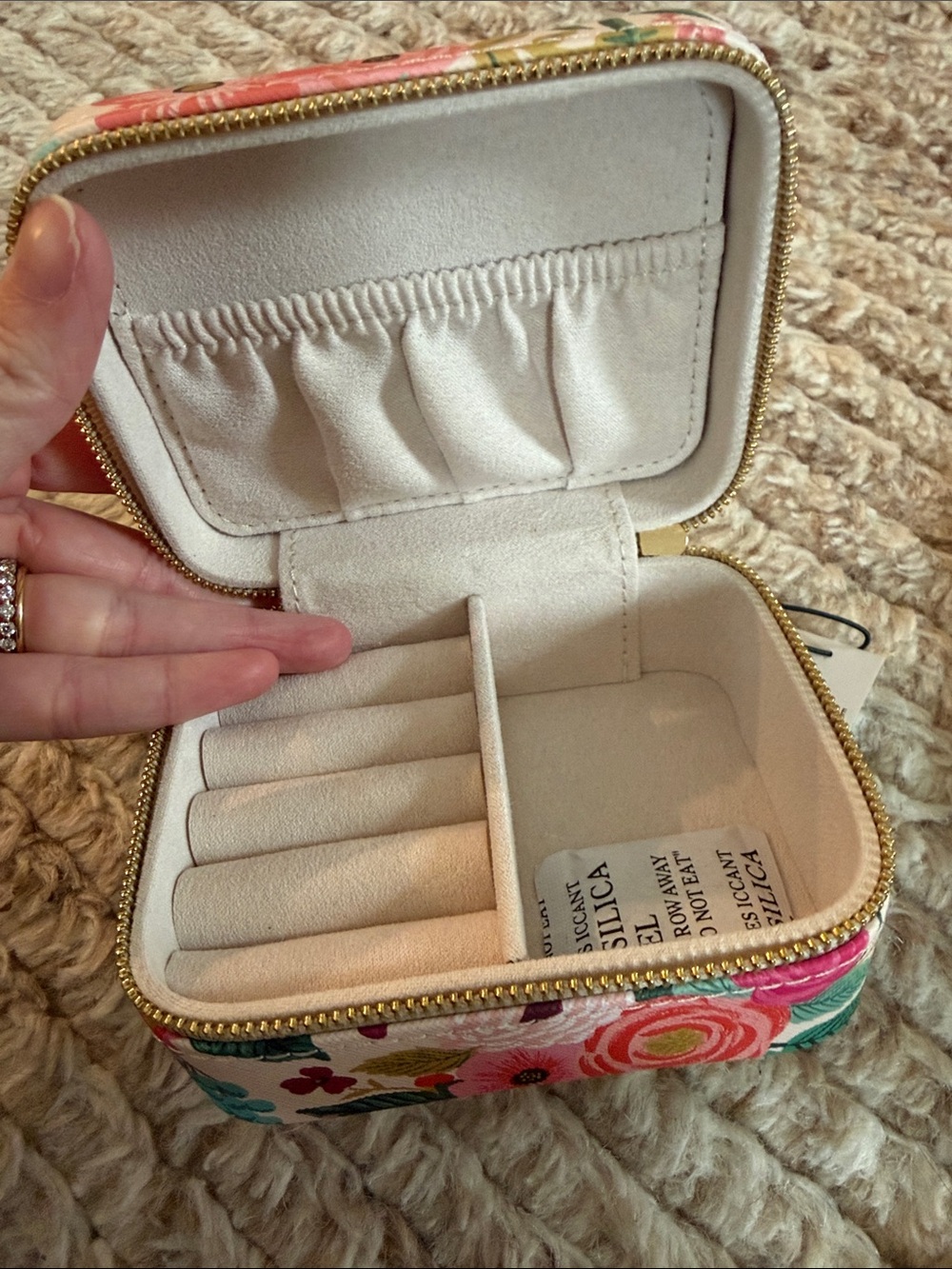 Rifle Paper Co. Floral Card travel jewelry case - Pink, Green, Teal - Picture 3 of 4